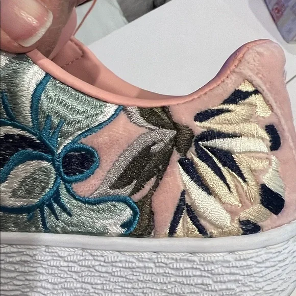 Puma Basket Heart Hyper Embroidery women's shoes size 7 - Picture 11 of 13